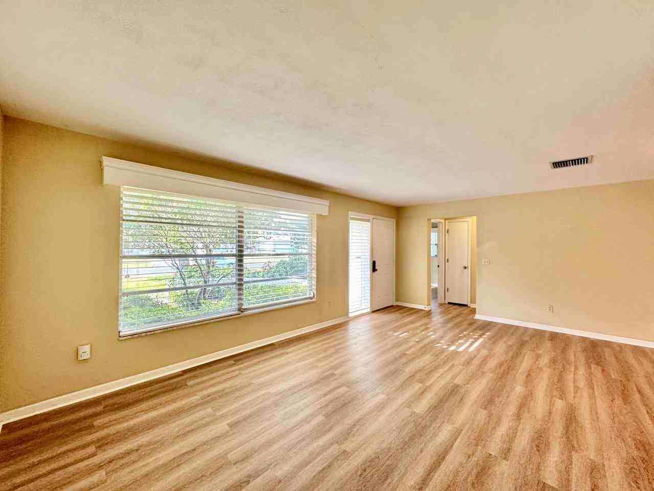 2060 Attache Ct - Photo 6 of 33