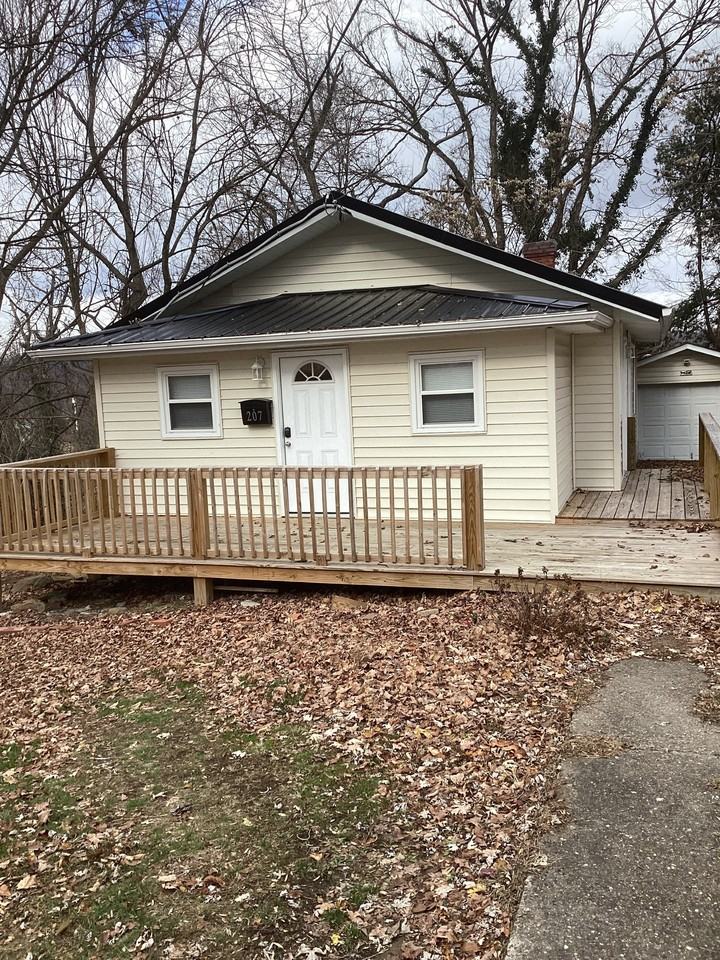 207 Allen Drive - Photo 3 of 39