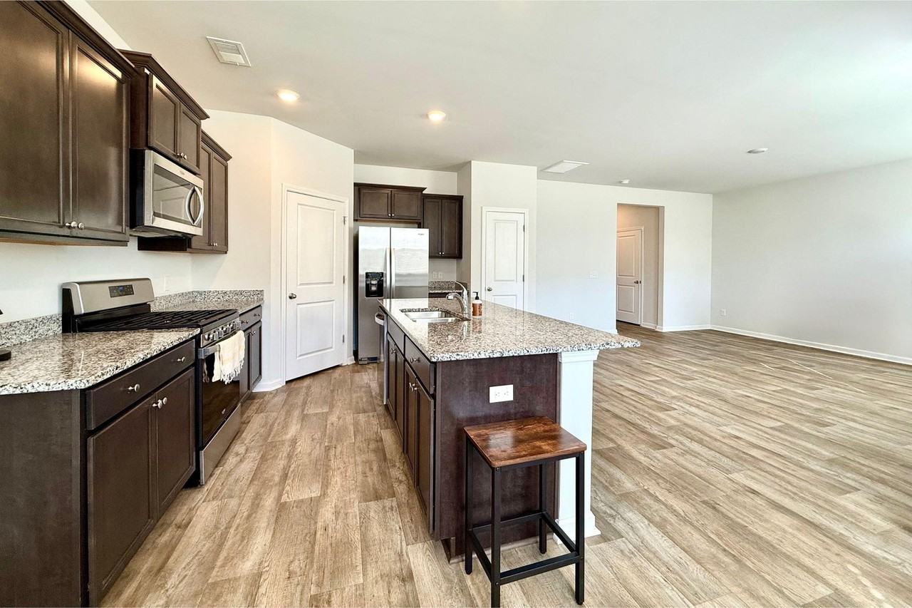 117 Sweet Cherry Ln - Photo 4 of 9