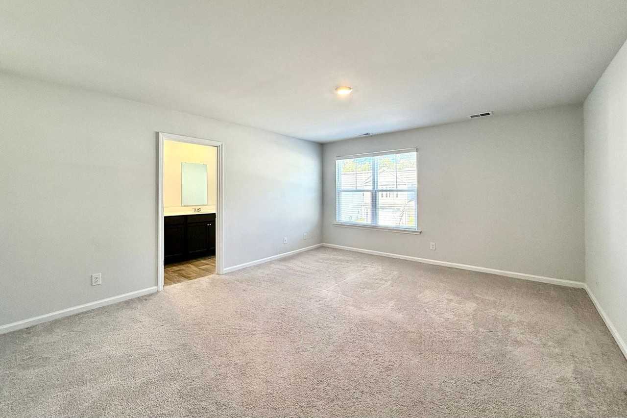 117 Sweet Cherry Ln - Photo 5 of 9