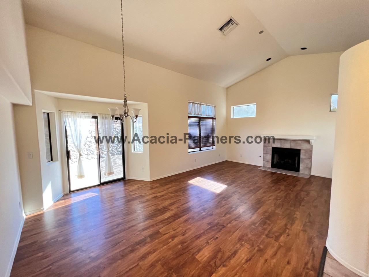 116 North Nightfall Avenue - Photo 4 of 24