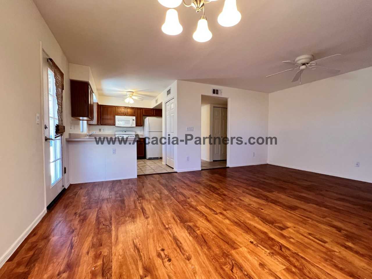 116 North Nightfall Avenue - Photo 5 of 24