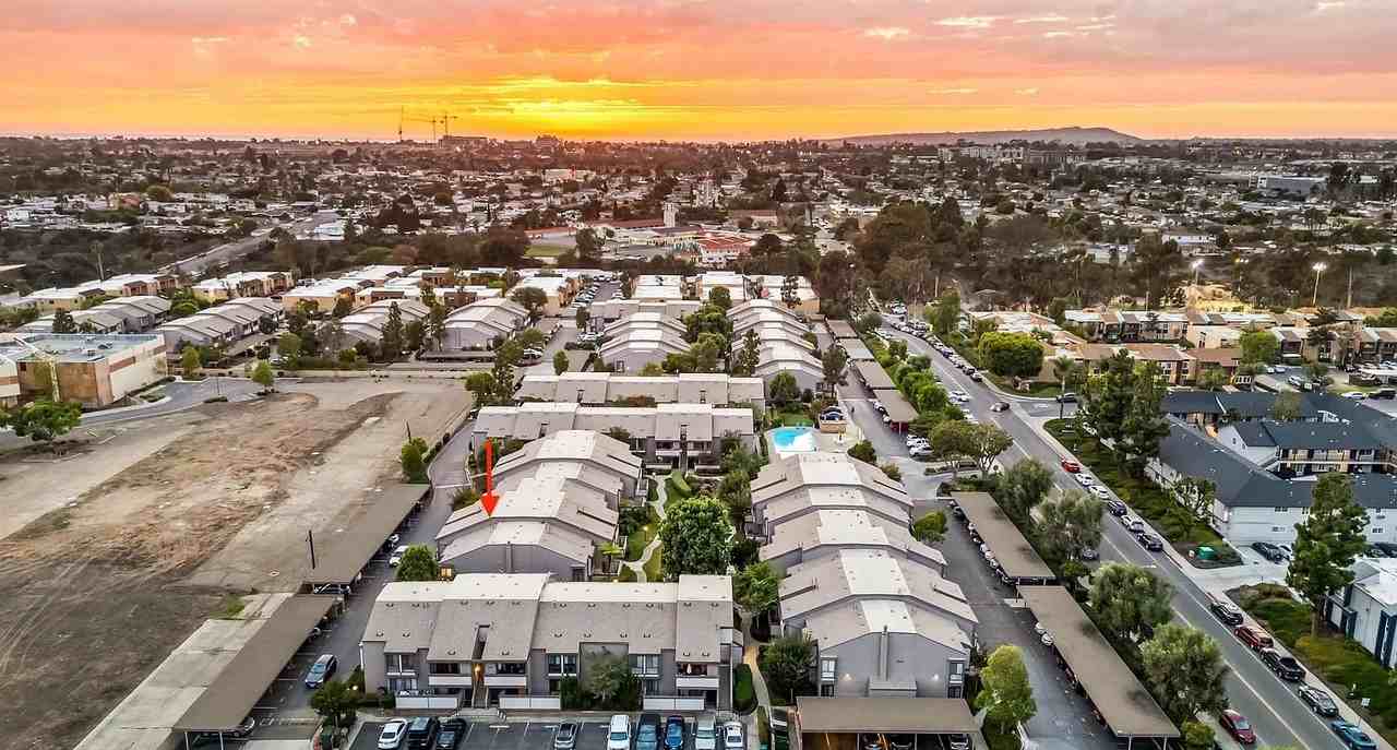 9229 Village Glen Dr - Photo 2 of 22