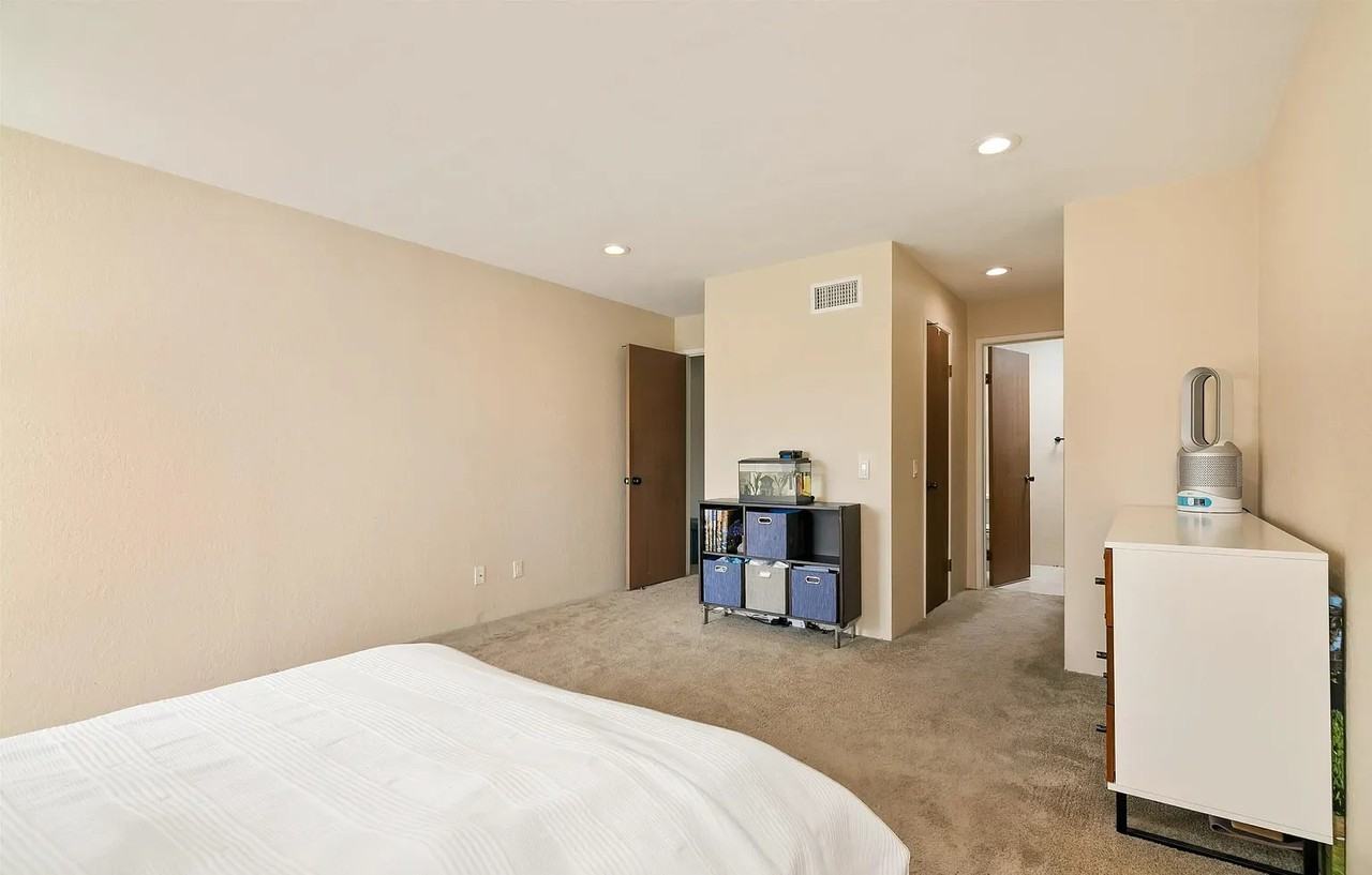 9229 Village Glen Dr - Photo 3 of 22