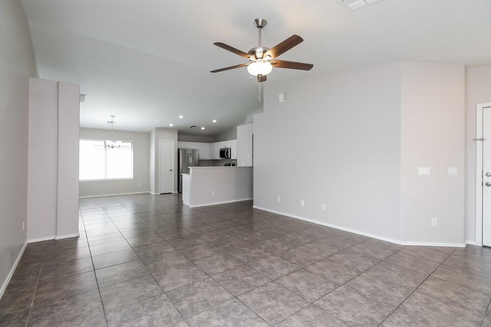 5727 S 17th Ave - Photo 4 of 16