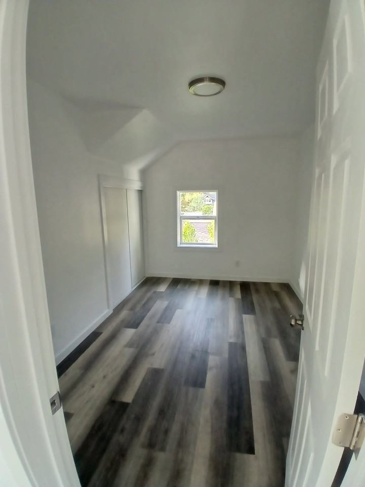 4228 11th Street - Photo 3 of 7