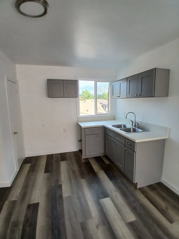 4228 11th Street - Photo 5 of 7