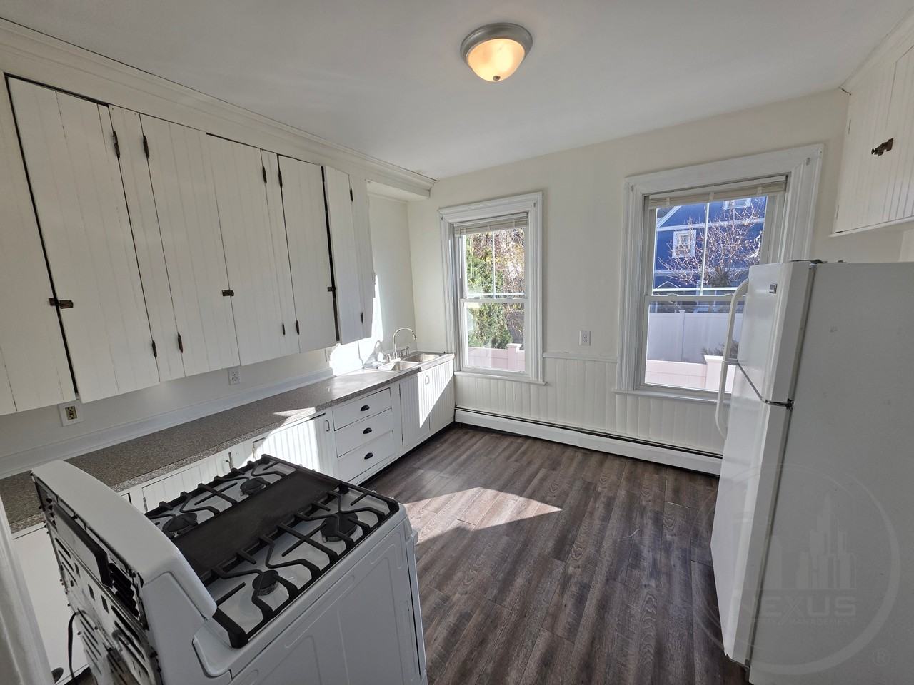 206 Adelaide Ave - Photo 5 of 11