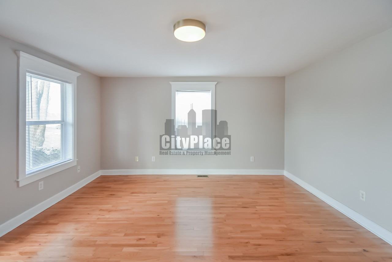 910 Lexington Ave - Photo 5 of 22