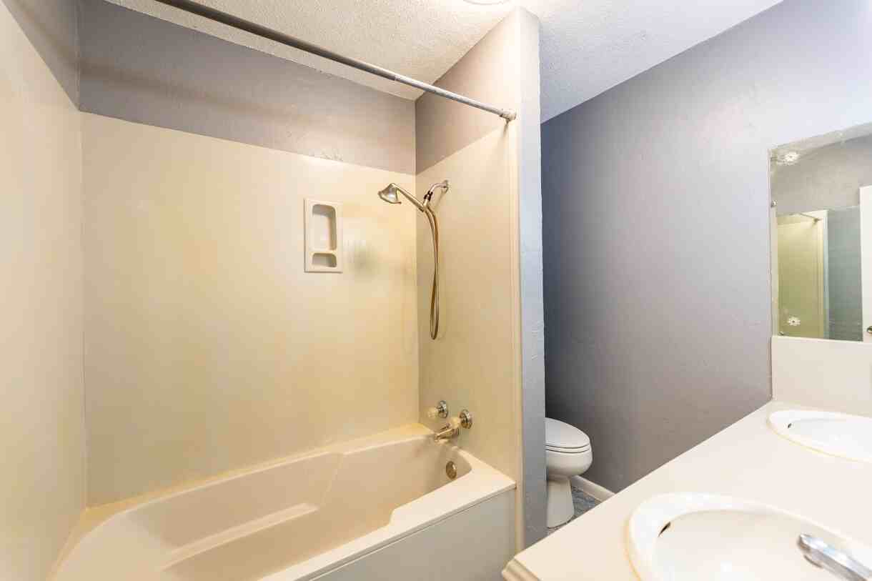 2401 W Prien Lake Rd - Photo 2 of 19