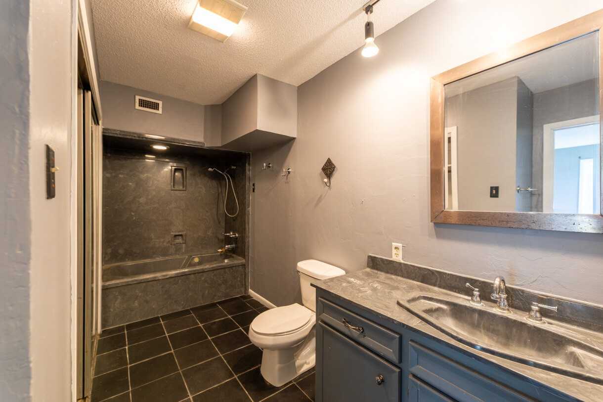 2401 W Prien Lake Rd - Photo 3 of 19