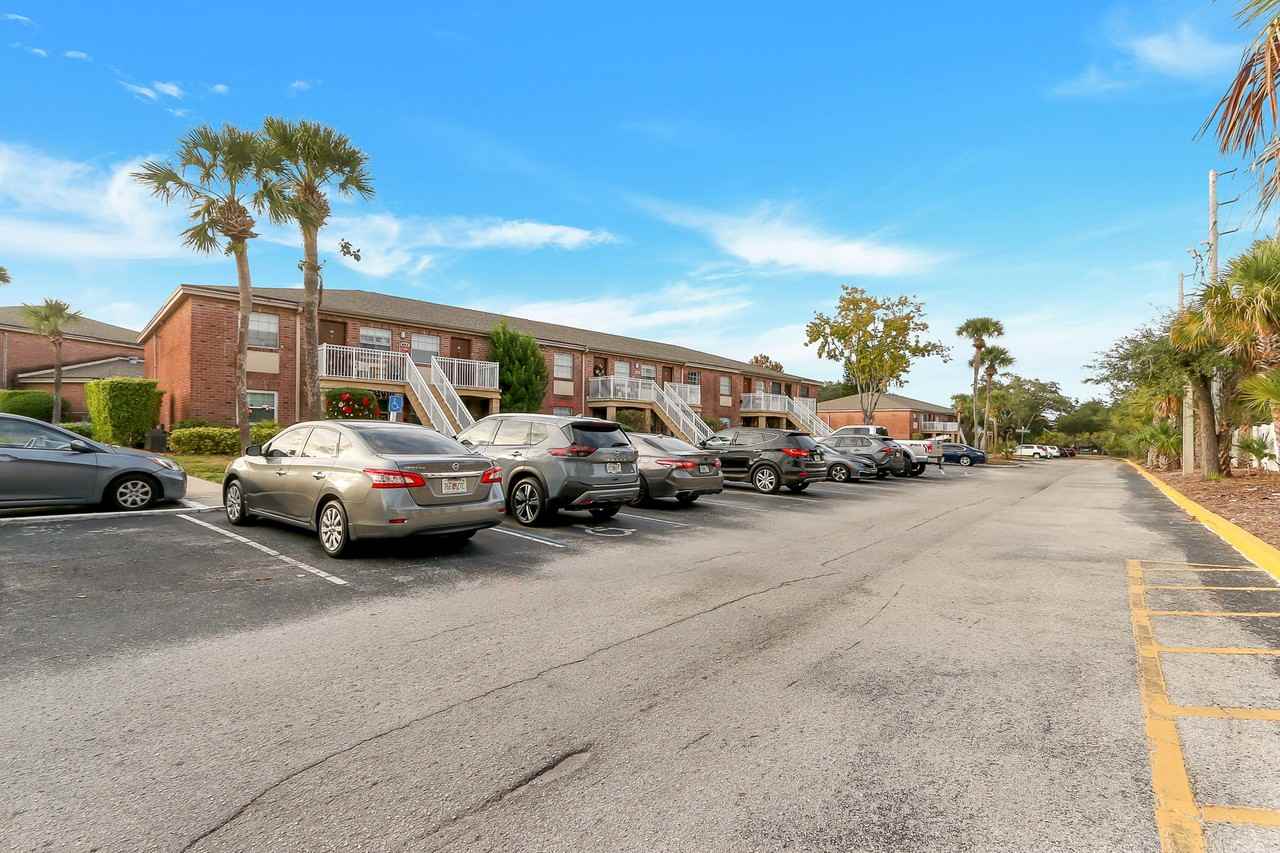 452 Banyon Tree Cir #202 - Photo 2 of 15