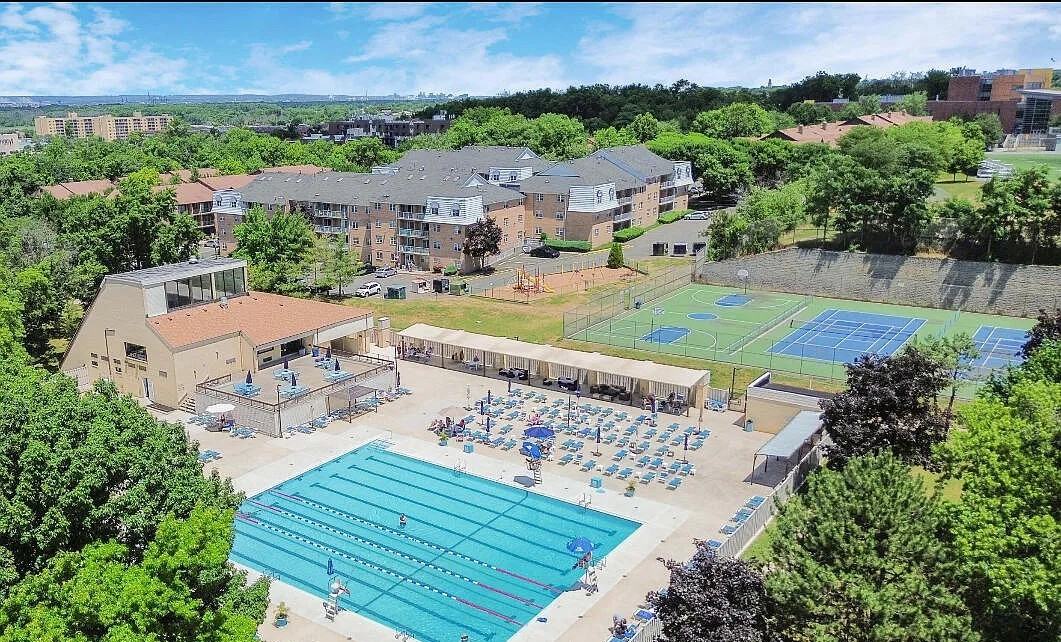 2 Elmwood Park Drive #610 - Photo 5 of 20