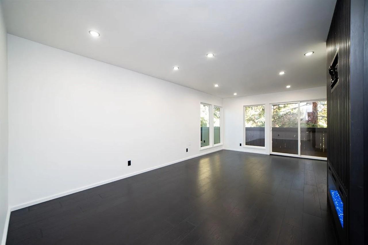 2458 Larkspur Ln - Photo 3 of 7