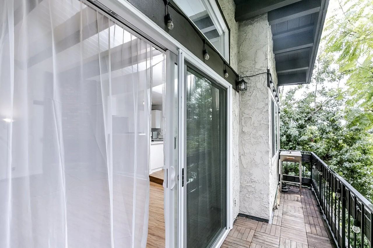 1818 Kelton Ave - Photo 5 of 6