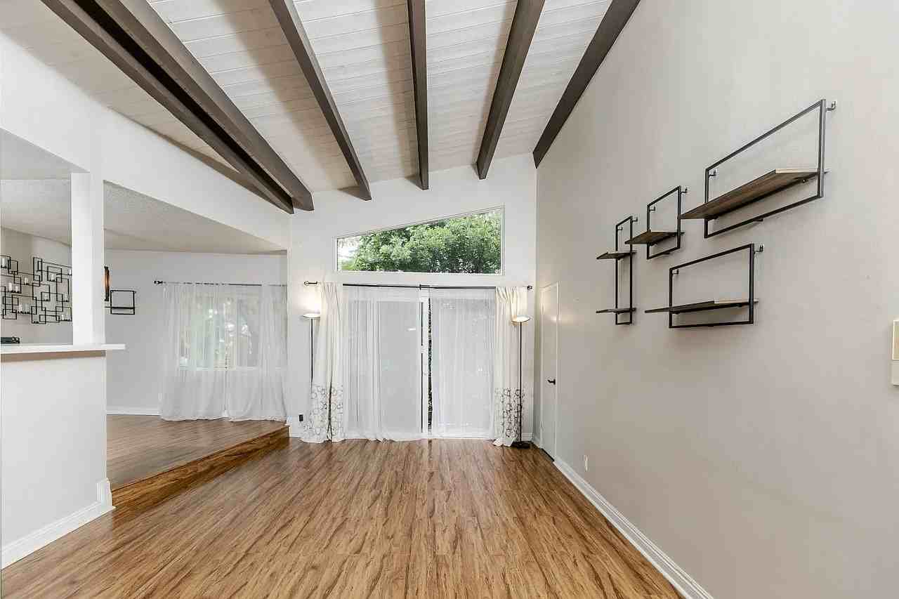 1818 Kelton Ave - Photo 6 of 6