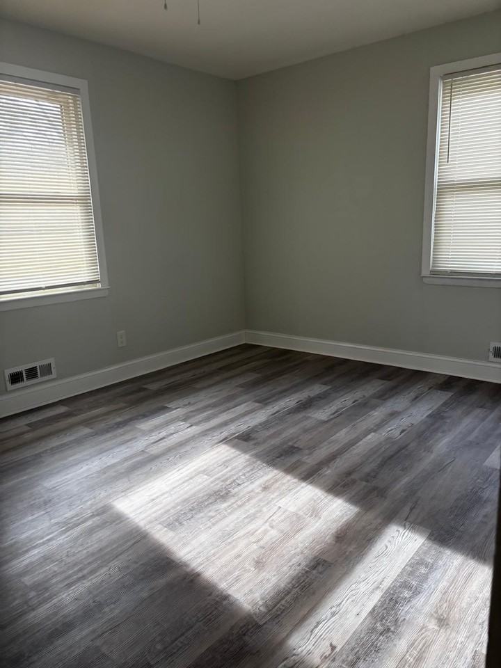 2822 Royston Road - Photo 6 of 16