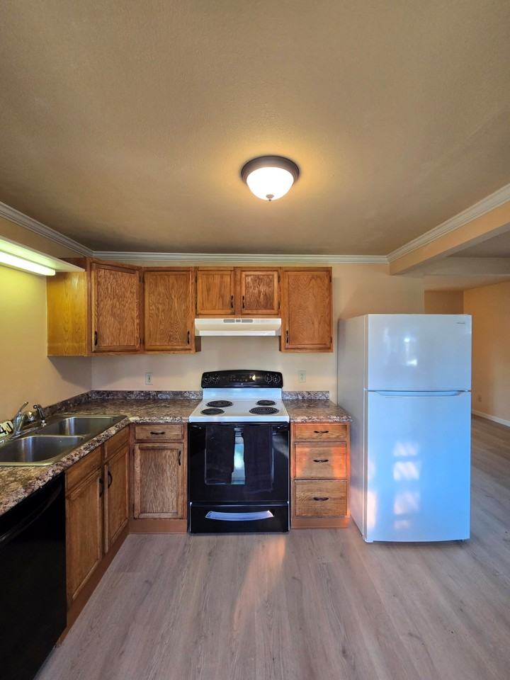 1441 Nw 20th St - Photo 3 of 36