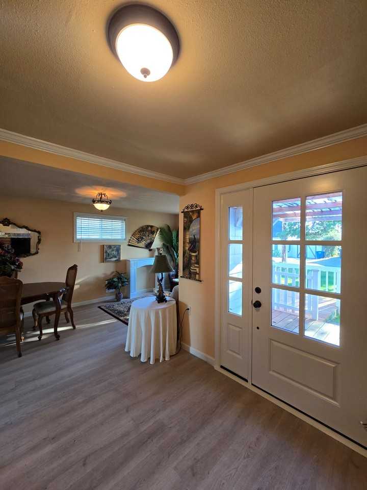 1441 Nw 20th St - Photo 5 of 36