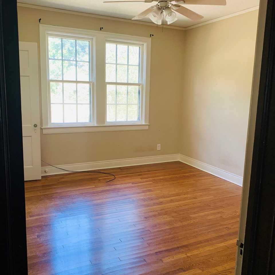 2590 Mcfaddin St - Photo 4 of 13