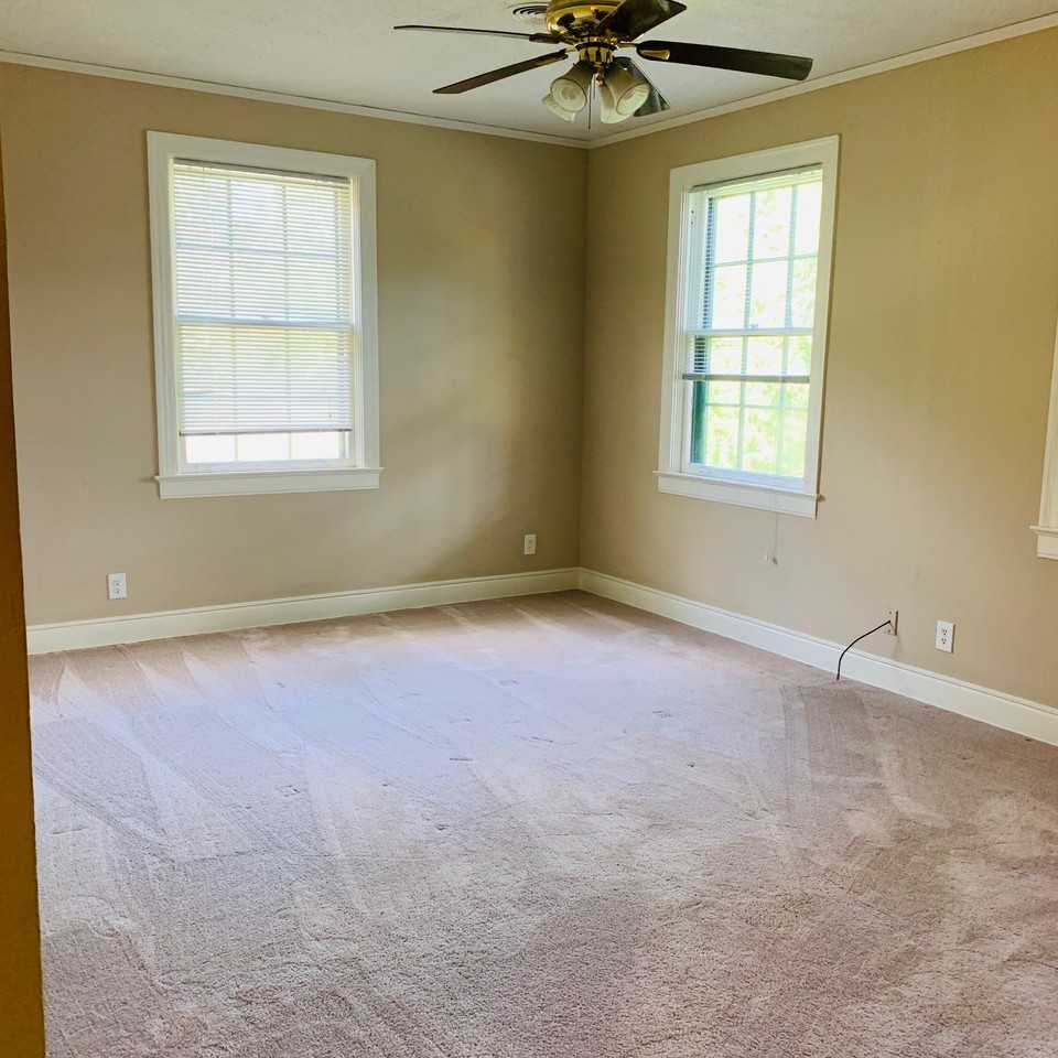 2590 Mcfaddin St - Photo 5 of 13