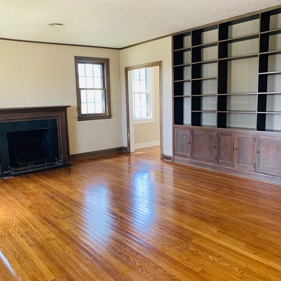 2590 Mcfaddin St - Photo 7 of 13