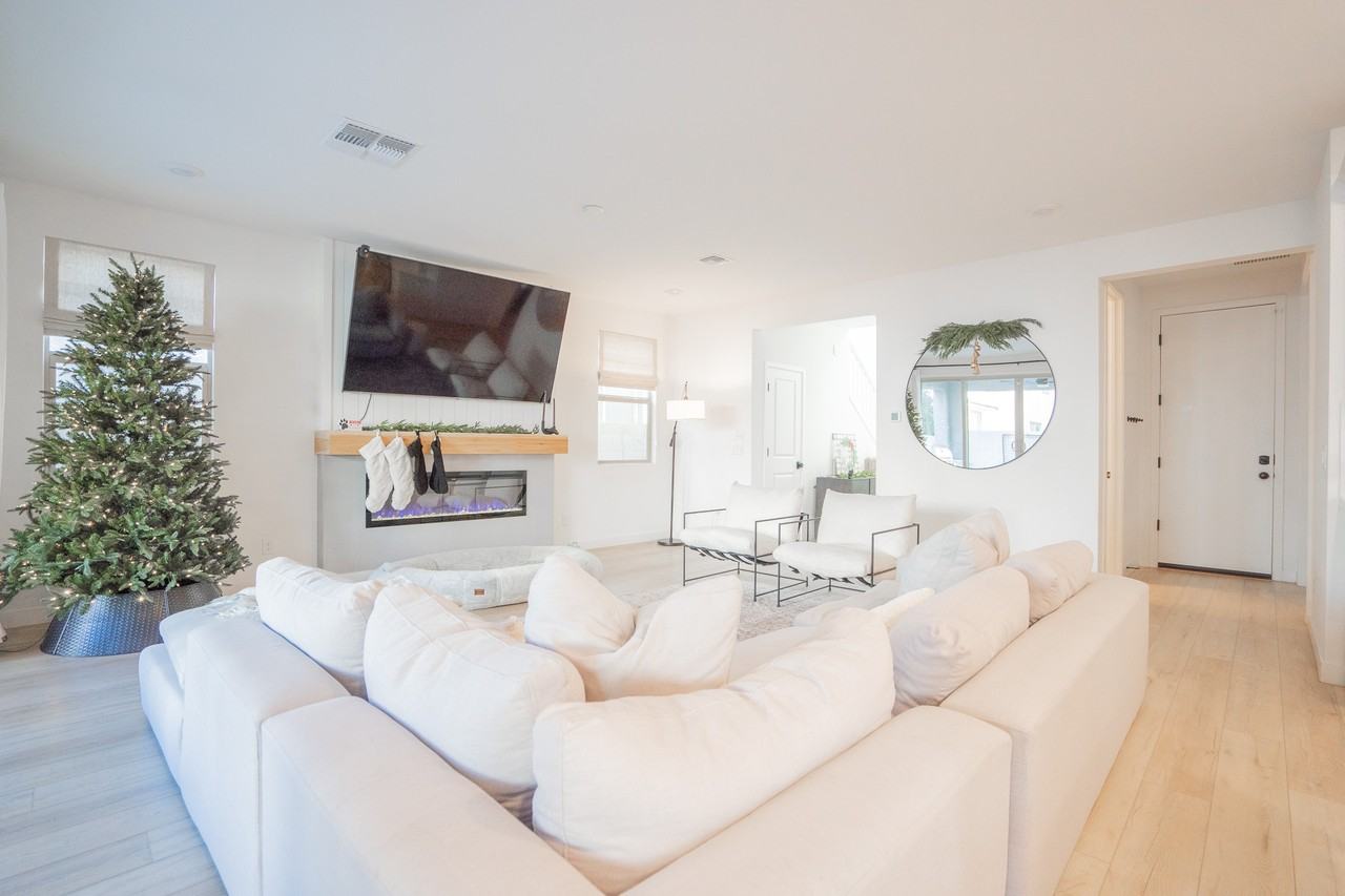 10050 East Tiburon Avenue - Photo 6 of 47