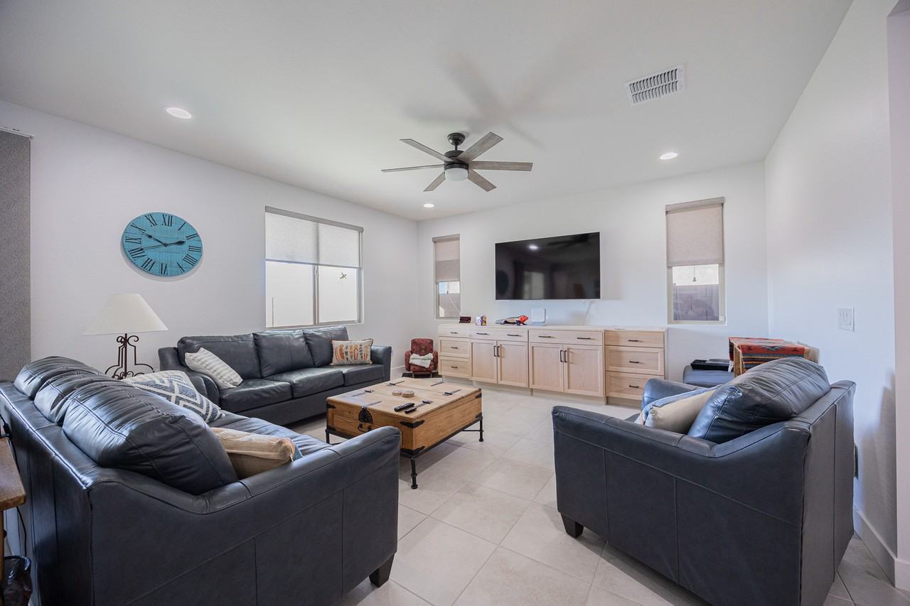 10545 East Texas Avenue - Photo 6 of 33