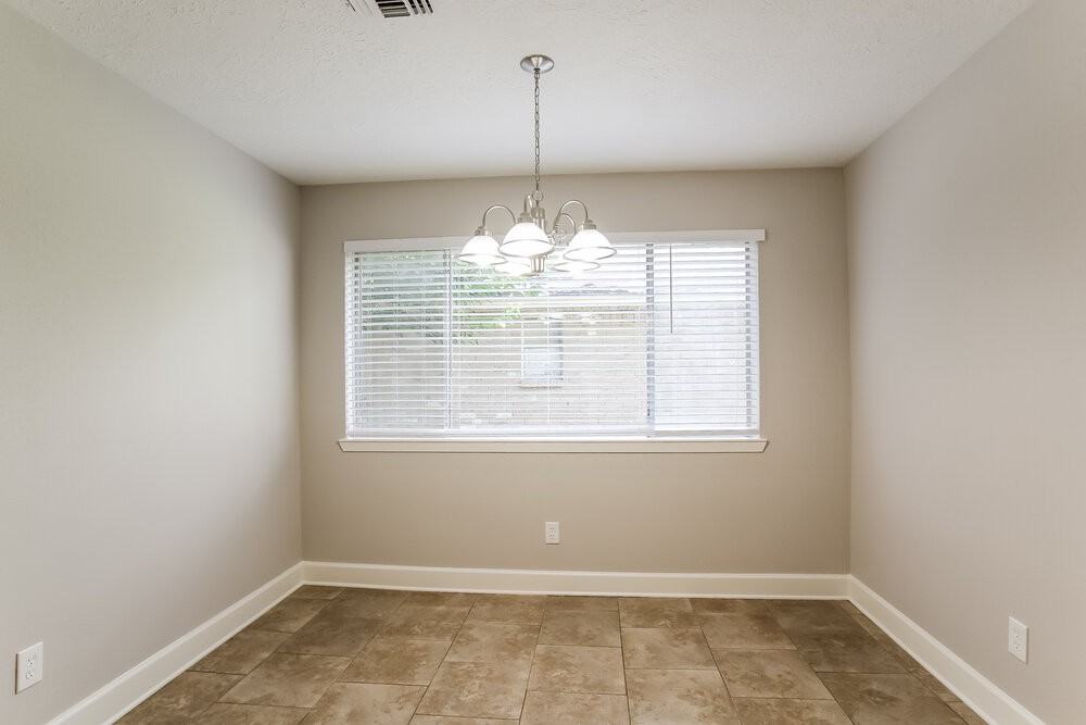 7526 Shoshone Dr - Photo 5 of 16