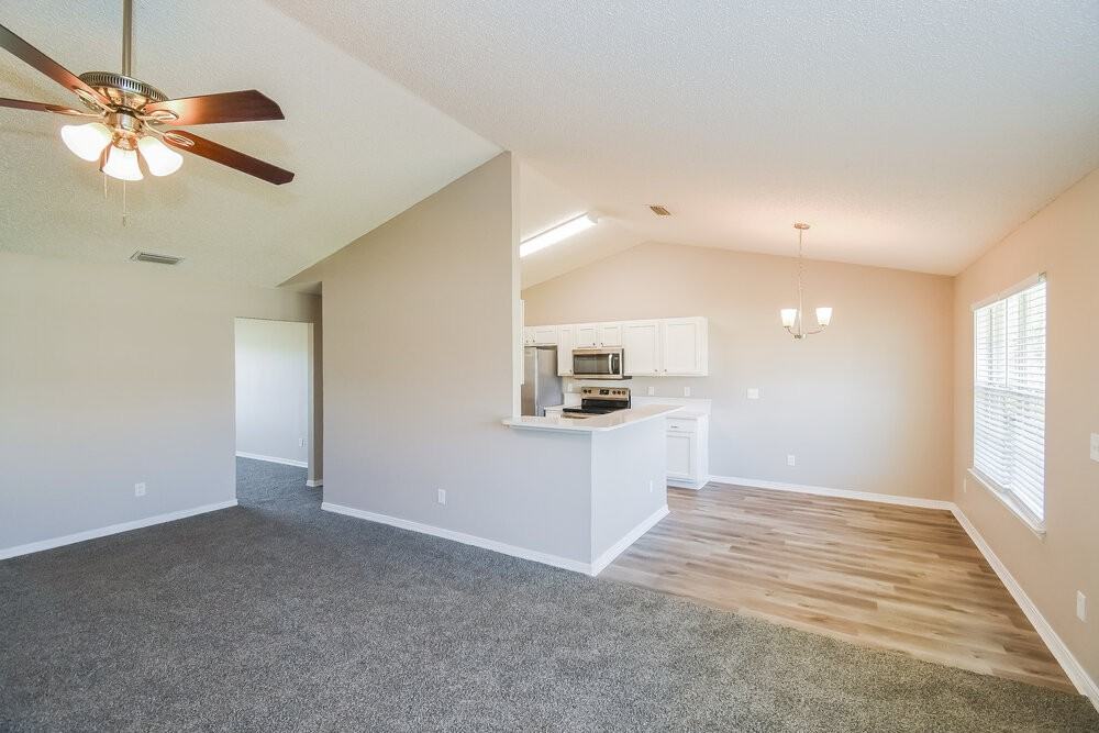 2700 Taylor Hill Dr - Photo 4 of 16