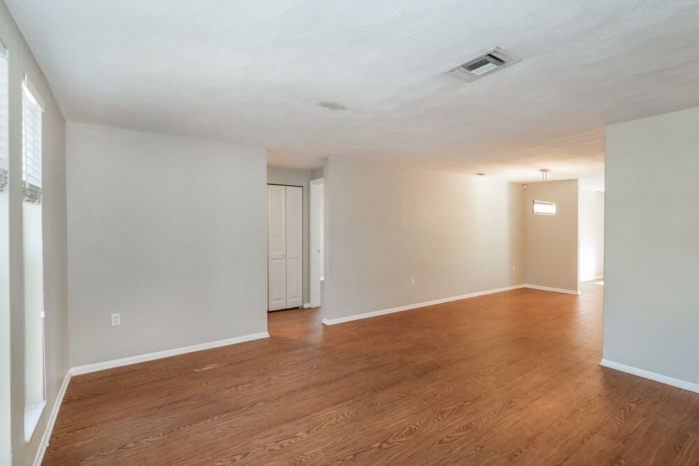 4308 Chipmunk Dr - Photo 3 of 16