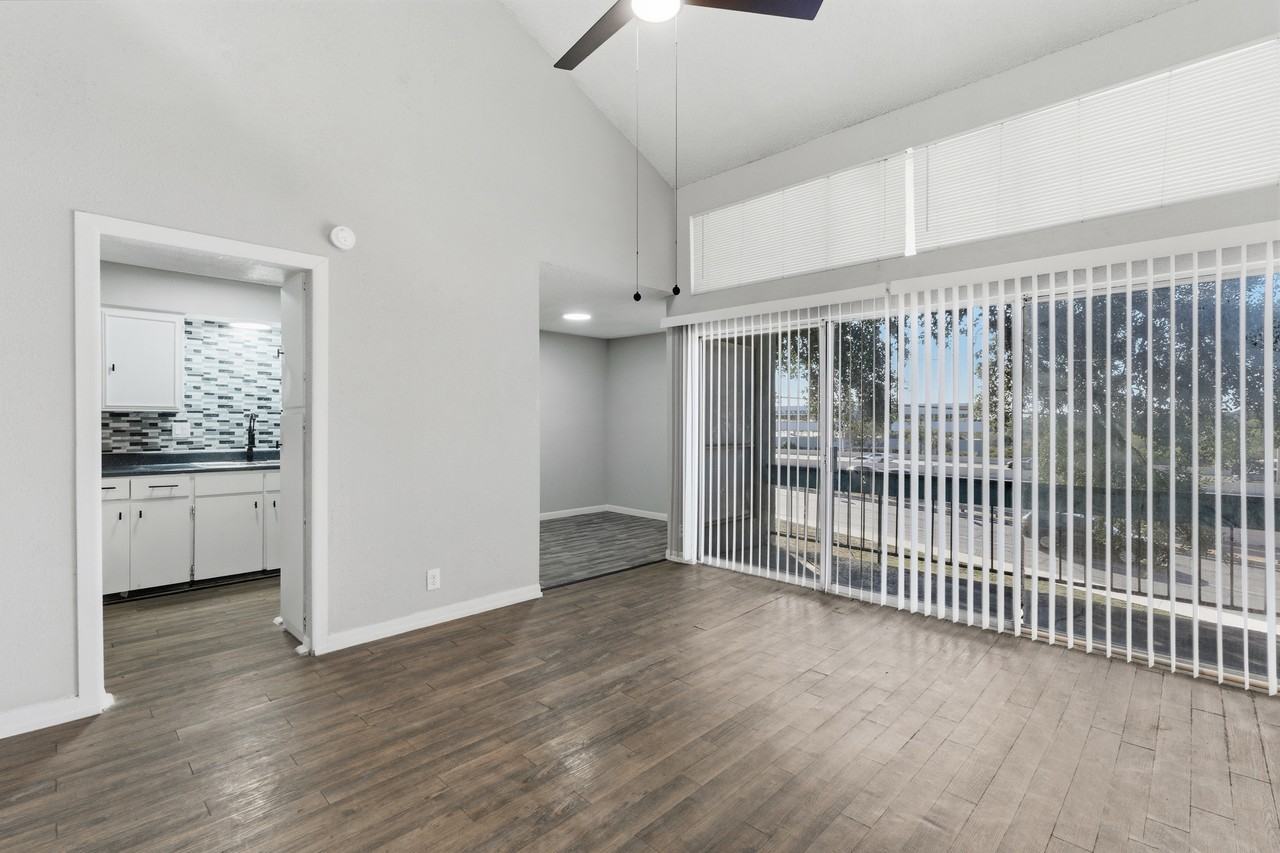 4235 Nw Loop 410 #102 - Photo 6 of 14