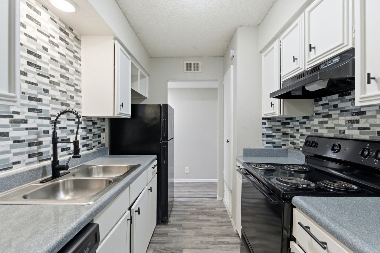 4235 Northwest Loop 410 #303