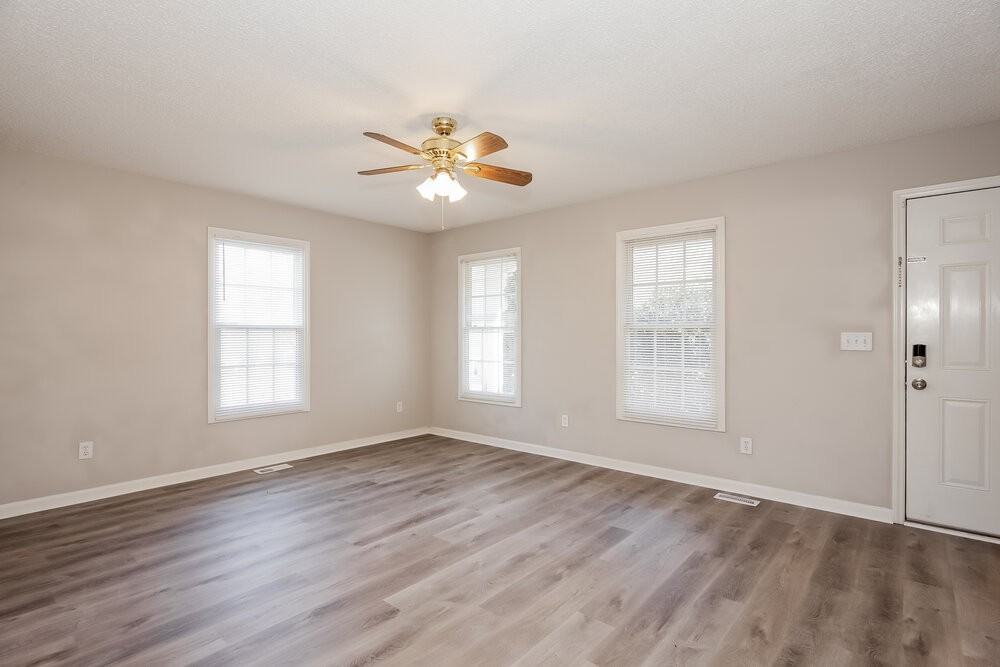 201 Linville Court - Photo 4 of 17