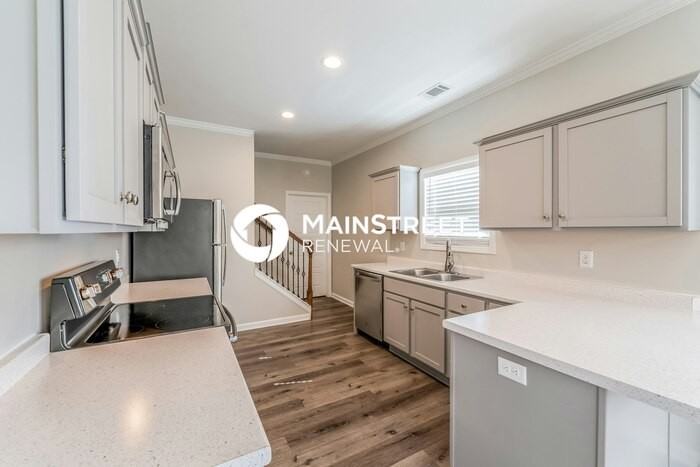 2554 Summit Park Rd - Photo 6 of 17