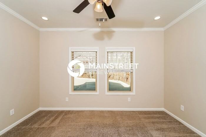 2554 Summit Park Rd - Photo 7 of 17