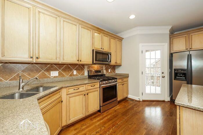 1338 Sweetwater Dr - Photo 2 of 18