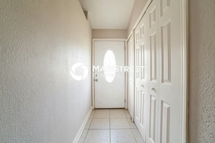 631 Blackstone Avenue - Photo 2 of 15