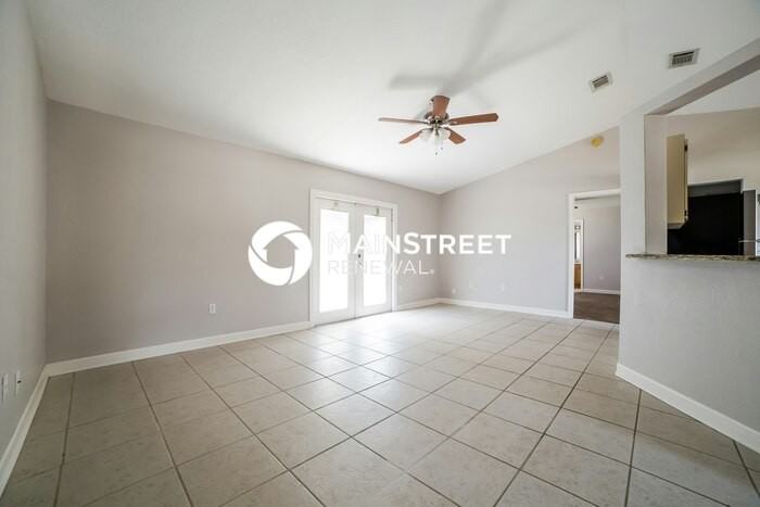 631 Blackstone Avenue - Photo 3 of 15