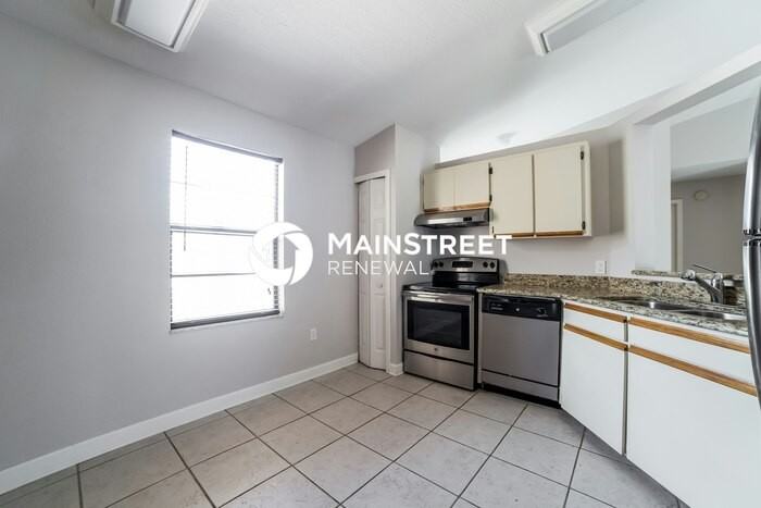 631 Blackstone Avenue - Photo 7 of 15