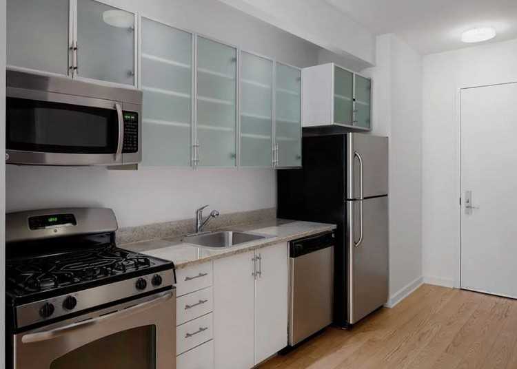 Wall Street #11F - Photo 2 of 5