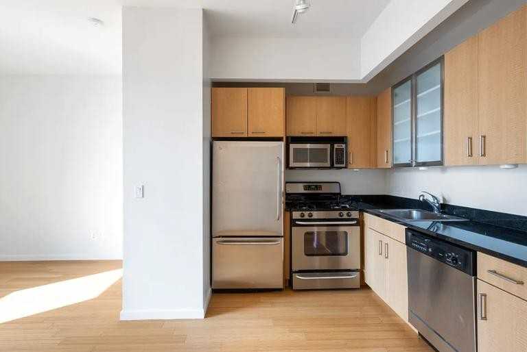 West Street #19B - Photo 2 of 5