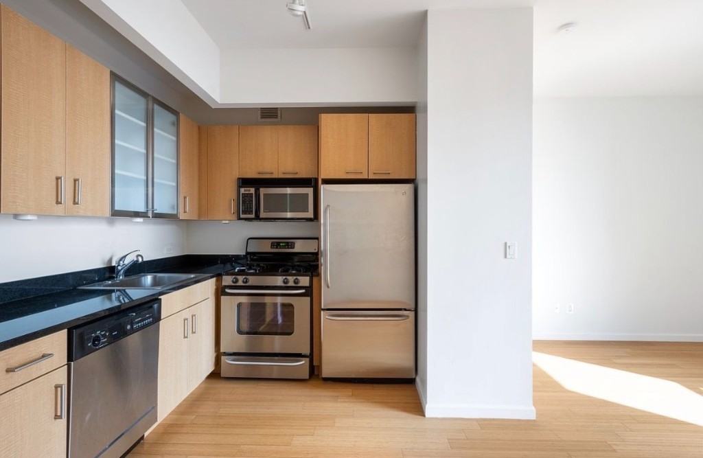 West Street #18D - Photo 2 of 12