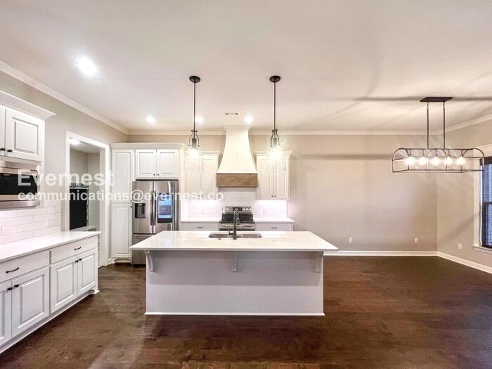 613 Creekside Cv - Photo 3 of 25