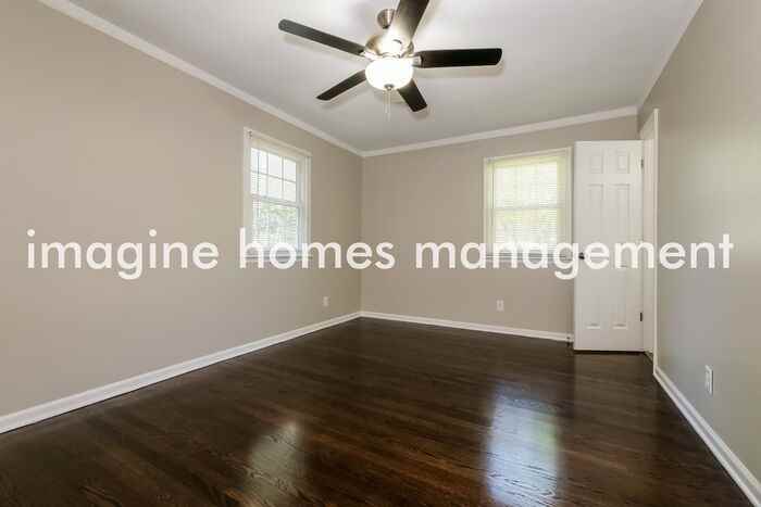 9102 Farley Ln - Photo 6 of 15