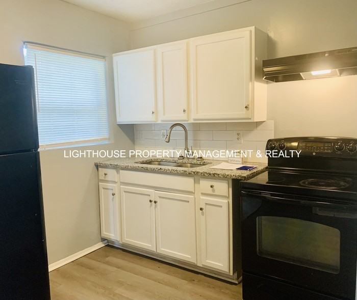 5161 107th St - Photo 6 of 15