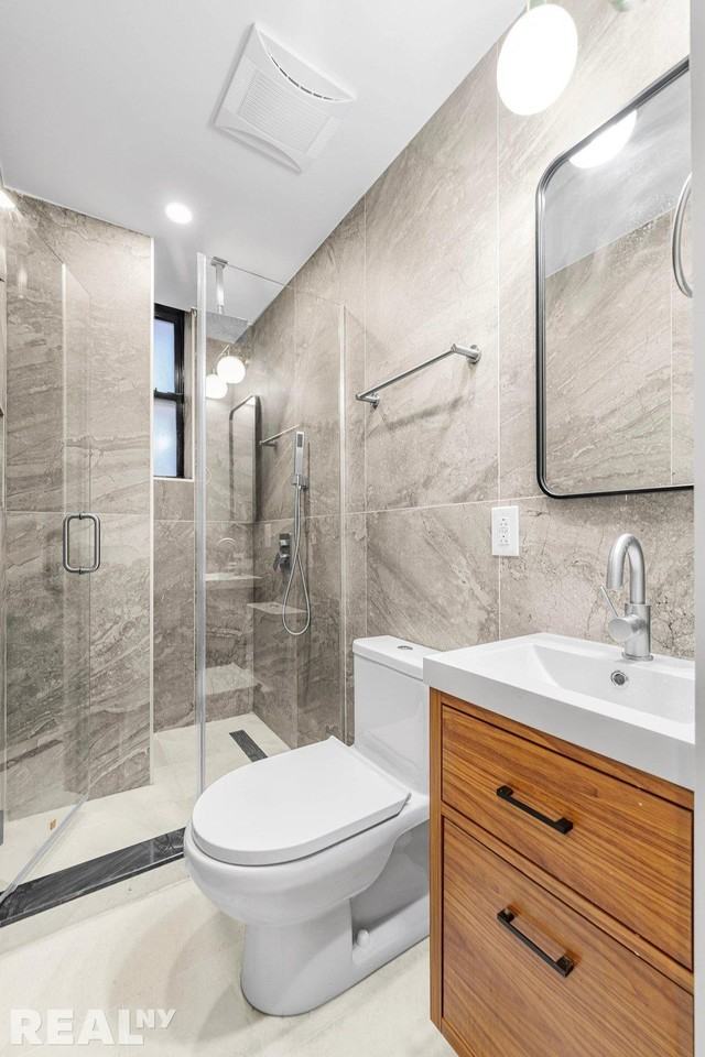 West 15th Street #5 - Photo 4 of 8