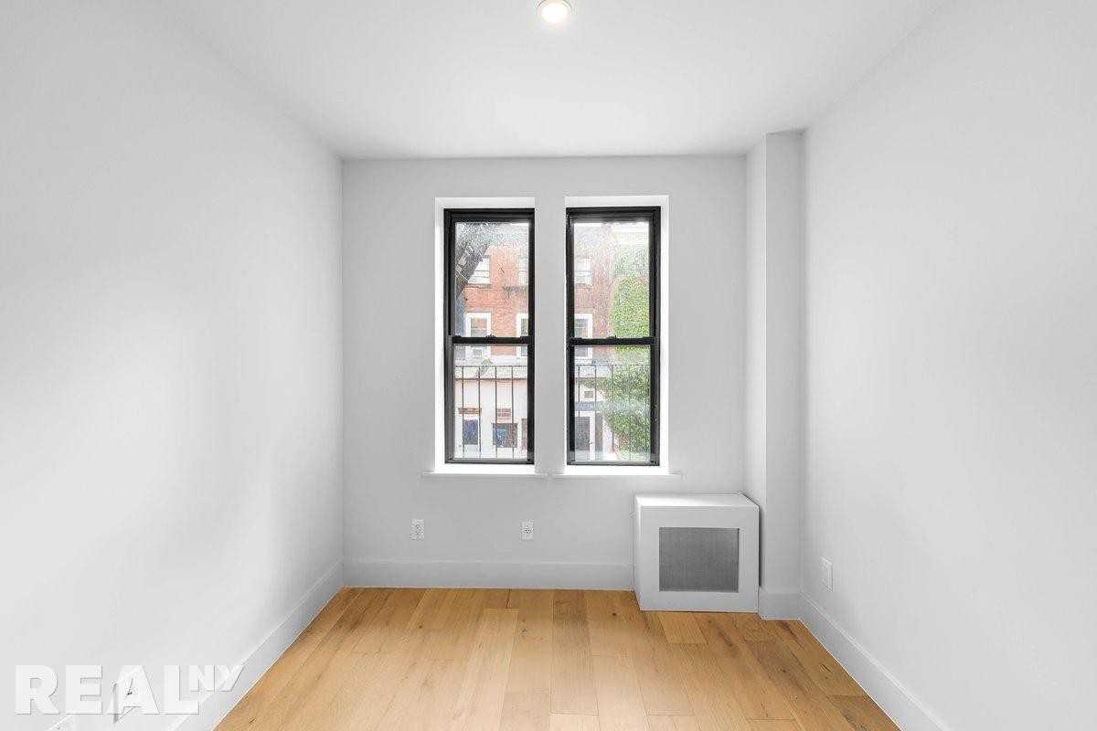 West 15th Street #5 - Photo 5 of 8