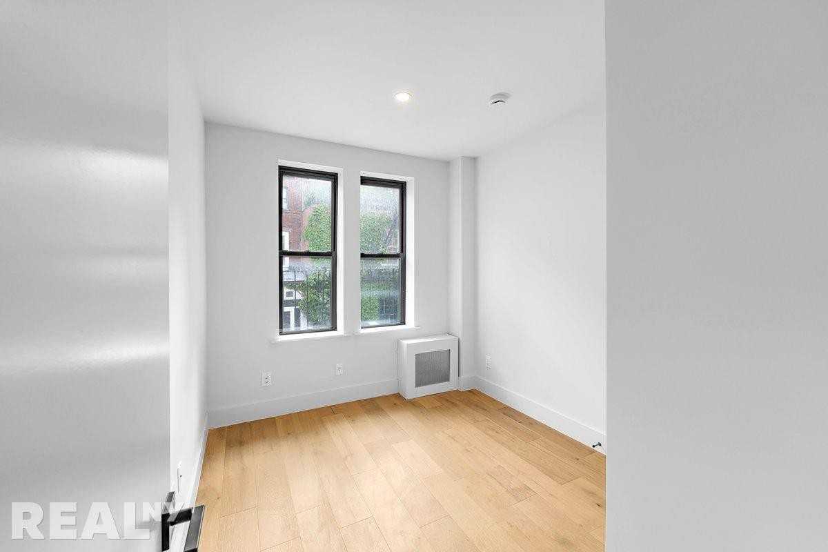 West 15th Street #5 - Photo 7 of 8