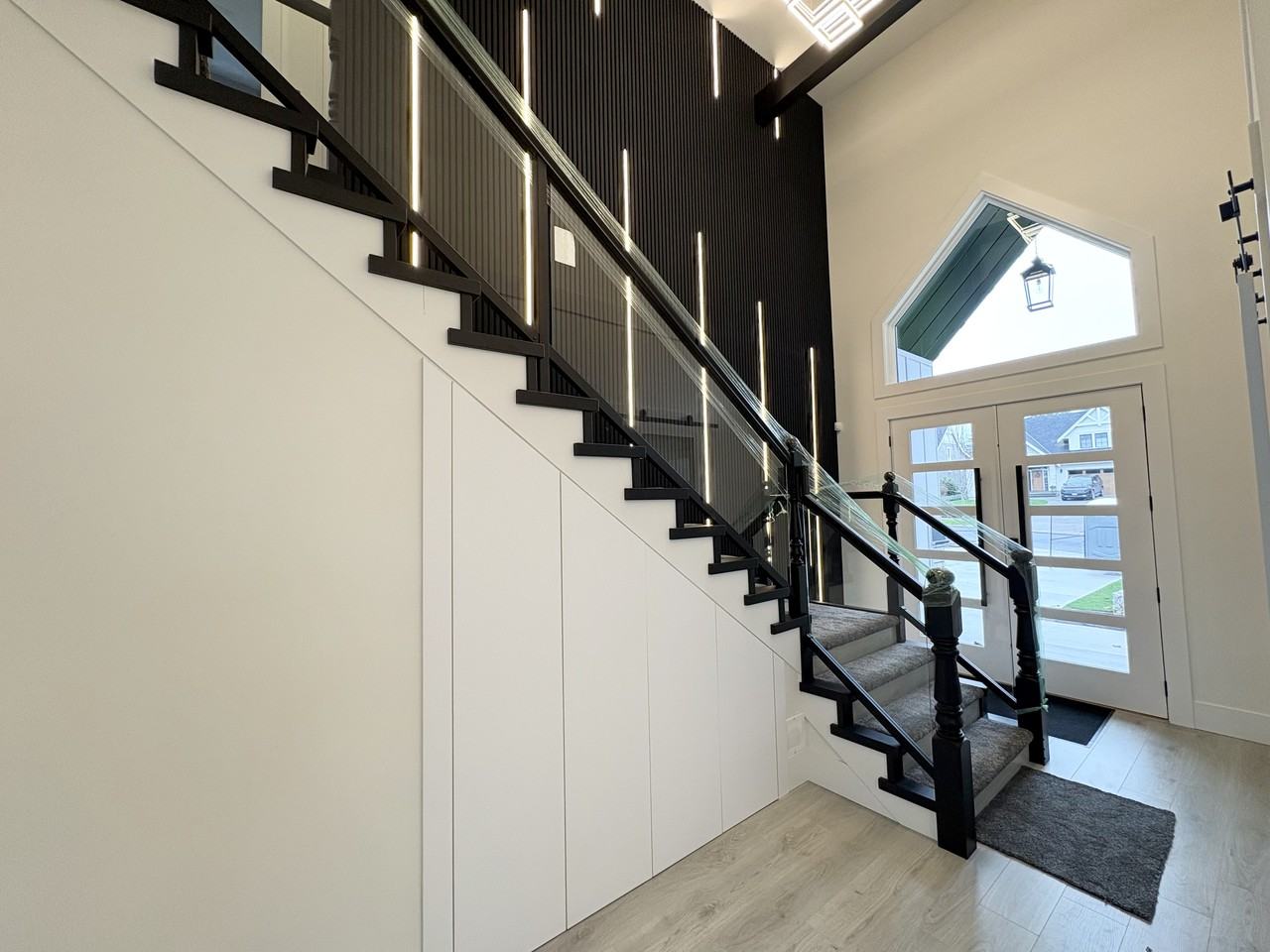 10101 Parkwood Drive - Photo 2 of 25